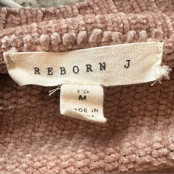 Reborn J Tan V-Neck Sweater with Ribbed Detailing - Picture 7 of 9